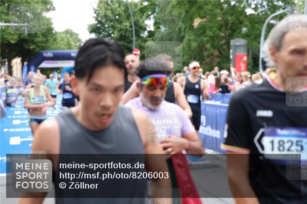 29.06.2025 - hella hamburg halbmarathon Zöllner http://msf.ph/oto/8206003 29.06.2025 10:48:41 Ziel 1163, 1176, 2213, 4553, 5421, 9538, 10859, 11579, 14511, 15384, 15573, 17127, 18815 meine-sportfotos.de