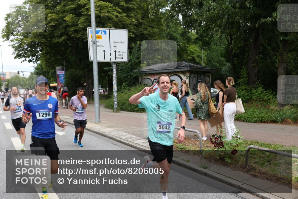29.06.2025 - hella hamburg halbmarathon Yannick Fuchs http://msf.ph/oto/8206005 29.06.2025 10:32:13 20KM 1290, 1505, 2196, 2404, 3790, 5042, 5791, 5923, 6047, 6458, 9017, 9944, 10190, 10451, 10922, 11106, 11423, 12739, 12900, 13148, 13372, 13595, 15410, 16992, 17137, 17726, 18103, 18159, 18193, 18216, 18357, 18986 meine-sportfotos.de