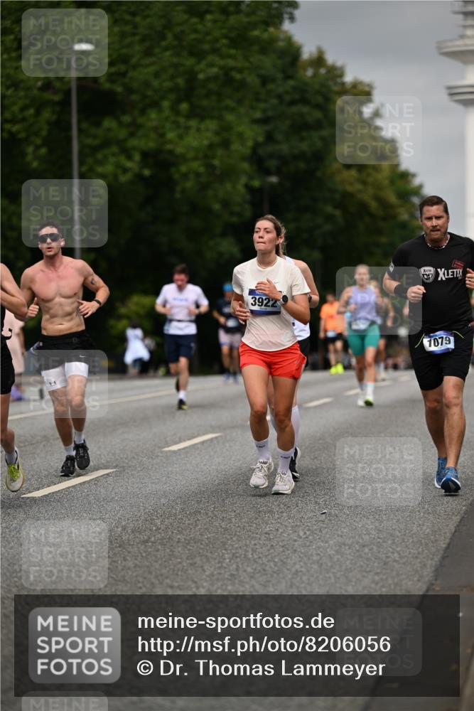 29.06.2025 - hella hamburg halbmarathon Dr. Thomas Lammeyer http://msf.ph/oto/8206056 29.06.2025 10:12:04 Kennedybrücke 1079, 1173, 1427, 1893, 2032, 2136, 3328, 3922, 3929, 4228, 5347, 5899, 6100, 7019, 7476, 7760, 9338 meine-sportfotos.de