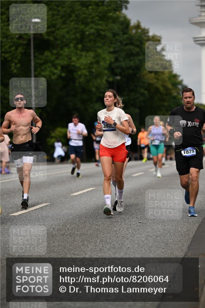 29.06.2025 - hella hamburg halbmarathon Dr. Thomas Lammeyer http://msf.ph/oto/8206064 29.06.2025 10:12:05 Kennedybrücke 1079, 1173, 1427, 2032, 2136, 3328, 3922, 4228, 5347, 5899, 6100, 7019, 7476, 7760, 9338 meine-sportfotos.de