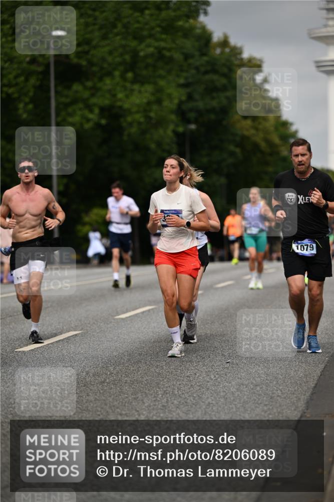 29.06.2025 - hella hamburg halbmarathon Dr. Thomas Lammeyer http://msf.ph/oto/8206089 29.06.2025 10:12:05 Kennedybrücke 1079, 1173, 1427, 2032, 2136, 3328, 3922, 4228, 5347, 5899, 6100, 7019, 7476, 7760, 9338 meine-sportfotos.de