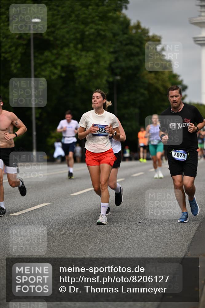 29.06.2025 - hella hamburg halbmarathon Dr. Thomas Lammeyer http://msf.ph/oto/8206127 29.06.2025 10:12:05 Kennedybrücke 1079, 1173, 1427, 2032, 2136, 3328, 3922, 4228, 5347, 5899, 6100, 7019, 7476, 7760, 9338 meine-sportfotos.de