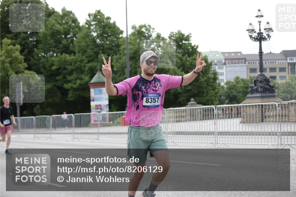 29.06.2025 - hella hamburg halbmarathon Jannik Wohlers http://msf.ph/oto/8206129 29.06.2025 10:25:59 Lombardsbrücke 1300, 3617, 4267, 4268, 4315, 4844, 6159, 6905, 7929, 8306, 8357, 8942, 11107, 12126, 12826, 12827, 13264, 14930, 17712, 18087 meine-sportfotos.de