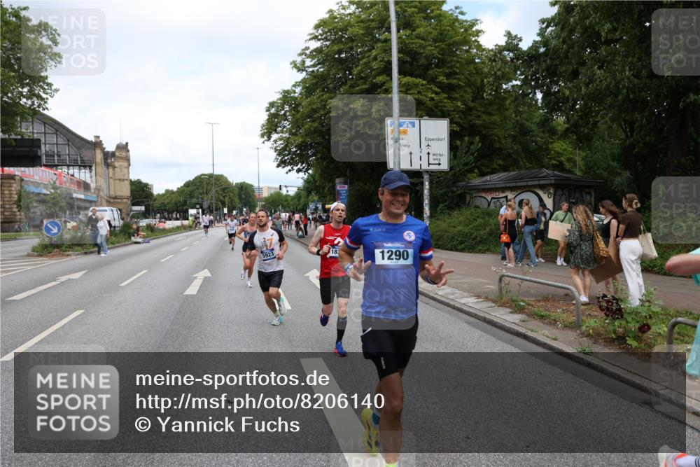 29.06.2025 - hella hamburg halbmarathon Yannick Fuchs http://msf.ph/oto/8206140 29.06.2025 10:32:14 20KM 1290, 1505, 2196, 2404, 3790, 5042, 5791, 5923, 6047, 6458, 9017, 9944, 10190, 10451, 10922, 11106, 11423, 12739, 12900, 13148, 13372, 13595, 15410, 15888, 16992, 17137, 17726, 18103, 18159, 18193, 18216, 18357, 18986 meine-sportfotos.de