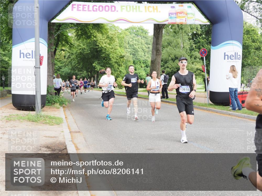 29.06.2025 - hella hamburg halbmarathon MichiJ http://msf.ph/oto/8206141 29.06.2025 10:22:29 Zwischen KM18-KM19 2879, 10453, 11745, 13618, 14908, 15326, 16881, 16931, 17151, 18679, 19059 meine-sportfotos.de