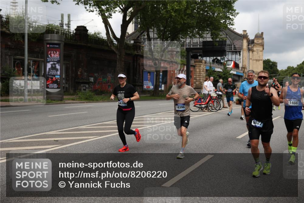 29.06.2025 - hella hamburg halbmarathon Yannick Fuchs http://msf.ph/oto/8206220 29.06.2025 10:44:54 20KM 1461, 1466, 1750, 1817, 2207, 2540, 2880, 3654, 4077, 4816, 5018, 5115, 6027, 6662, 6712, 6795, 7052, 7134, 7369, 7397, 7583, 7930, 7932, 8117, 8205, 8261, 8572, 8819, 9057, 11214, 11422, 12016, 12778, 12949, 13008, 13687, 13701, 13808, 13875, 14034, 14125, 14626, 15362, 15395, 15720, 16285, 16291, 17129, 17179, 17221, 17384, 18006, 18182, 18394, 18413, 18489 meine-sportfotos.de
