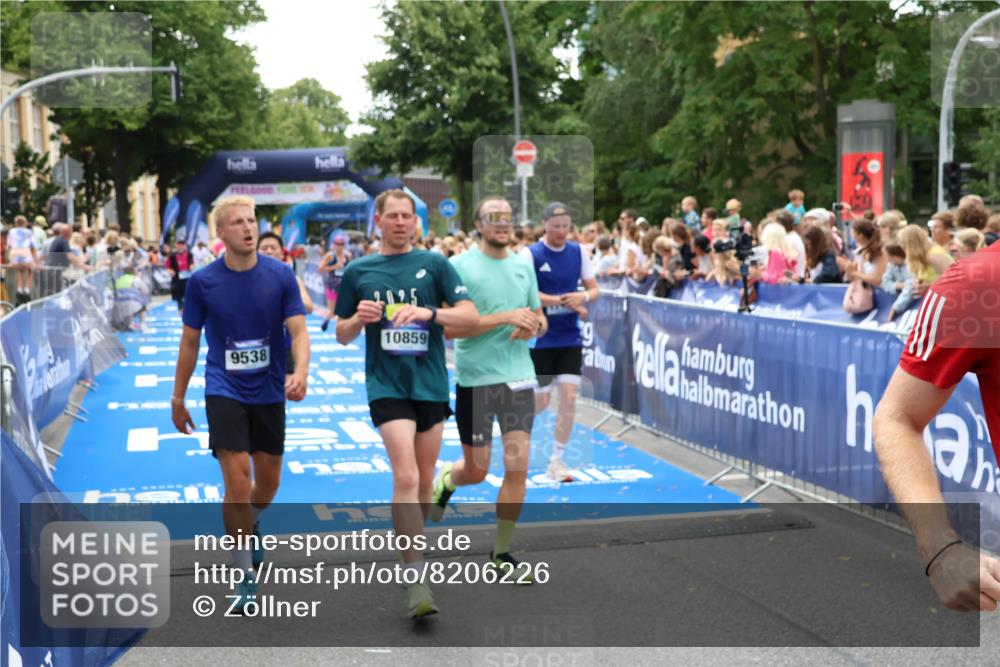 29.06.2025 - hella hamburg halbmarathon Zöllner http://msf.ph/oto/8206226 29.06.2025 10:48:46 Ziel 1094, 1884, 2442, 4553, 9482, 9538, 10859, 11519, 12533, 14511, 15384, 17127 meine-sportfotos.de