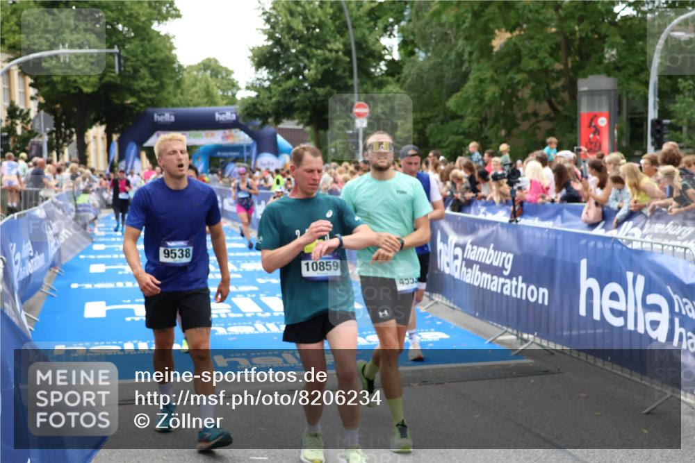 29.06.2025 - hella hamburg halbmarathon Zöllner http://msf.ph/oto/8206234 29.06.2025 10:48:46 Ziel 1094, 1884, 2442, 4553, 9482, 9538, 10859, 11519, 12533, 14511, 15384, 17127 meine-sportfotos.de