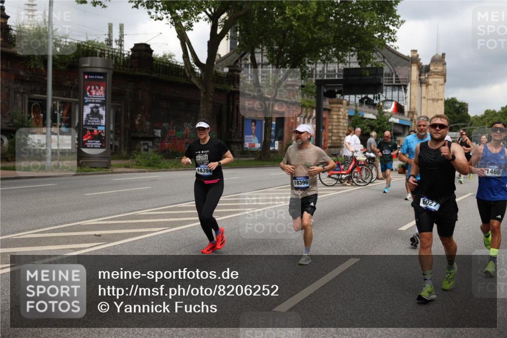 29.06.2025 - hella hamburg halbmarathon Yannick Fuchs http://msf.ph/oto/8206252 29.06.2025 10:44:54 20KM 1461, 1466, 1750, 1817, 2207, 2540, 2880, 3654, 4077, 4816, 5018, 5115, 6027, 6662, 6712, 6795, 7052, 7134, 7369, 7397, 7583, 7930, 7932, 8117, 8205, 8261, 8572, 8819, 9057, 11214, 11422, 12016, 12778, 12949, 13008, 13687, 13701, 13808, 13875, 14034, 14125, 14626, 15362, 15395, 15720, 16285, 16291, 17129, 17179, 17221, 17384, 18006, 18182, 18394, 18413, 18489 meine-sportfotos.de