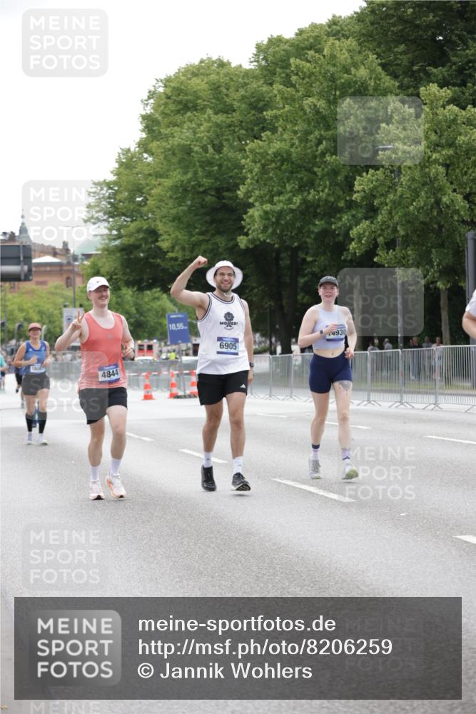 29.06.2025 - hella hamburg halbmarathon Jannik Wohlers http://msf.ph/oto/8206259 29.06.2025 10:26:02 Lombardsbrücke 1300, 3617, 4267, 4268, 4315, 4844, 6905, 7929, 8306, 8357, 8942, 11107, 12126, 12826, 12827, 13264, 14930, 15807, 17712, 18087 meine-sportfotos.de