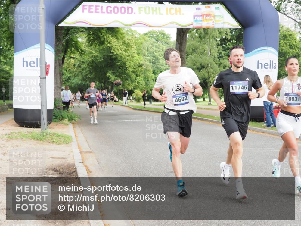 29.06.2025 - hella hamburg halbmarathon MichiJ http://msf.ph/oto/8206303 29.06.2025 10:22:31 Zwischen KM18-KM19 2879, 4602, 10453, 11745, 13618, 14908, 15326, 16931, 17151, 18679, 19059 meine-sportfotos.de