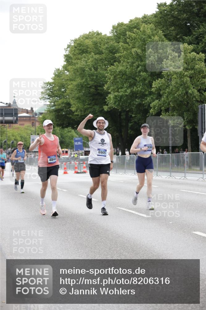 29.06.2025 - hella hamburg halbmarathon Jannik Wohlers http://msf.ph/oto/8206316 29.06.2025 10:26:02 Lombardsbrücke 1300, 3617, 4267, 4268, 4315, 4844, 6905, 7929, 8306, 8357, 8942, 11107, 12126, 12826, 12827, 13264, 14930, 15807, 17712, 18087 meine-sportfotos.de