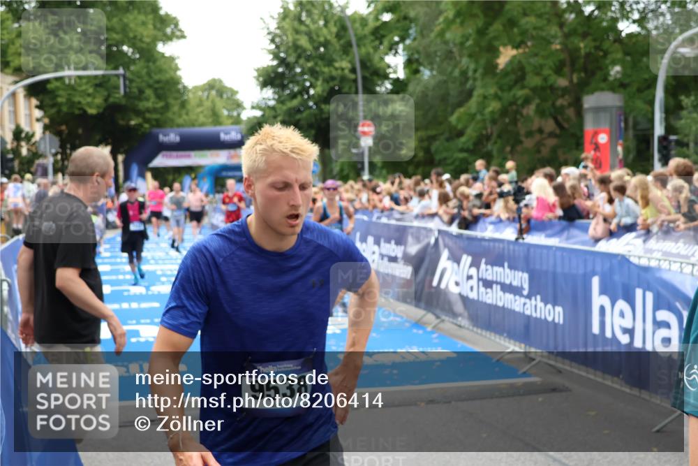 29.06.2025 - hella hamburg halbmarathon Zöllner http://msf.ph/oto/8206414 29.06.2025 10:48:49 Ziel 1094, 1884, 1892, 2442, 9482, 11519, 12533, 15309, 15384, 16653, 17007, 17127 meine-sportfotos.de