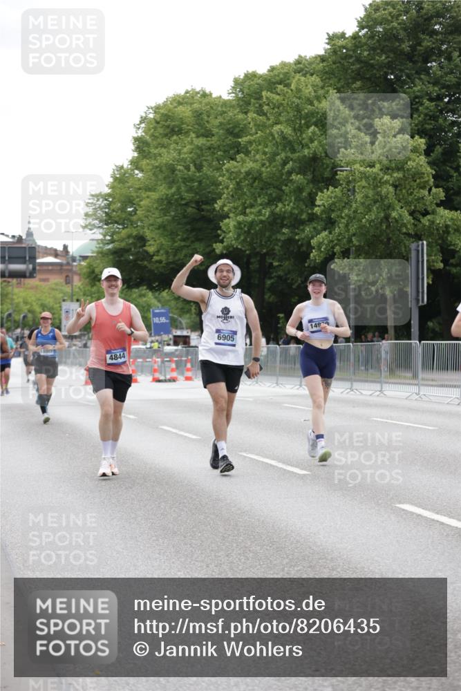 29.06.2025 - hella hamburg halbmarathon Jannik Wohlers http://msf.ph/oto/8206435 29.06.2025 10:26:03 Lombardsbrücke 1300, 3617, 4267, 4268, 4315, 4844, 6905, 7929, 8357, 8942, 11107, 12126, 12826, 12827, 13264, 14930, 15807, 17712, 18087 meine-sportfotos.de