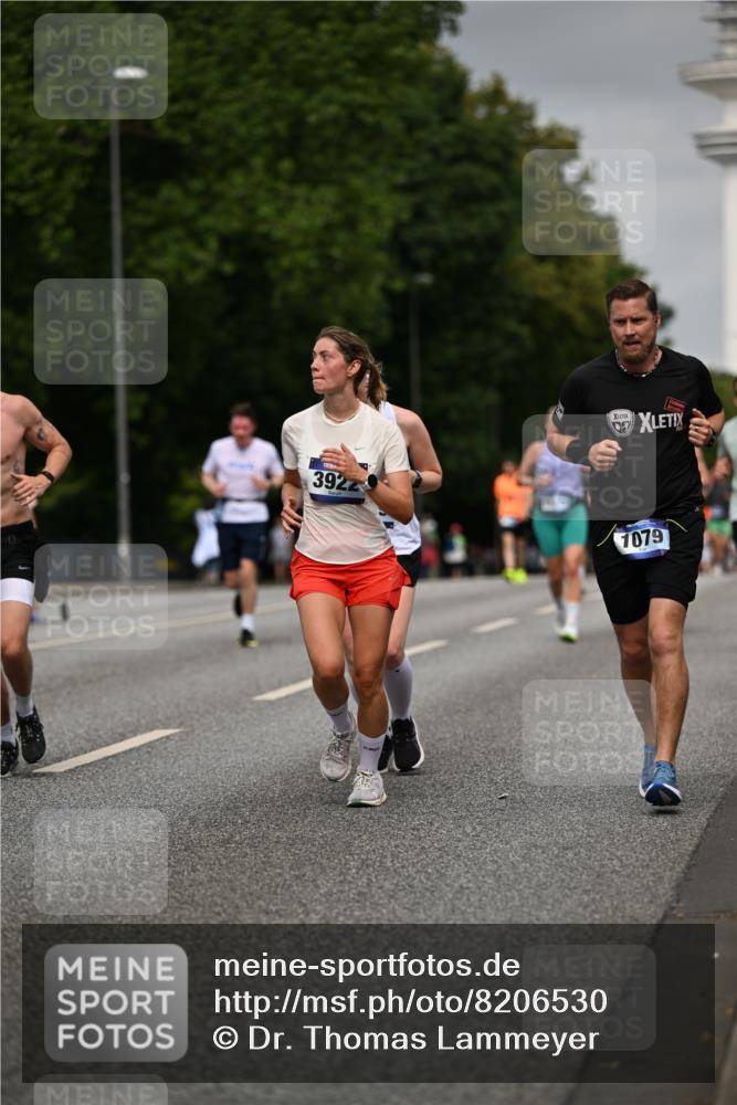 29.06.2025 - hella hamburg halbmarathon Dr. Thomas Lammeyer http://msf.ph/oto/8206530 29.06.2025 10:12:05 Kennedybrücke 1079, 1173, 1427, 2032, 2136, 3328, 3922, 4228, 5347, 5899, 6100, 7019, 7476, 7760, 9338 meine-sportfotos.de