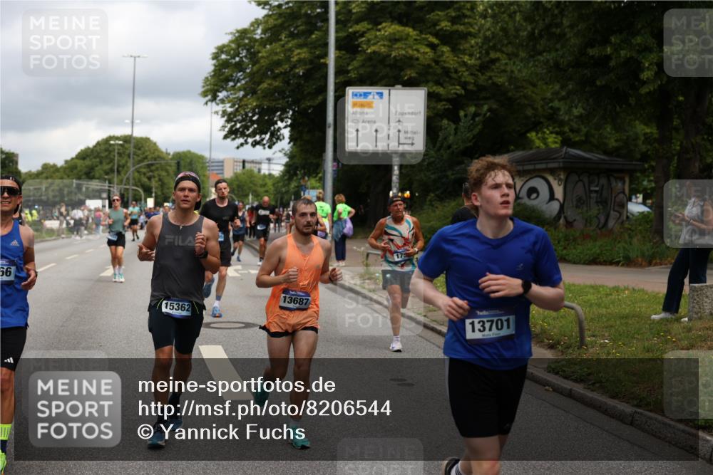 29.06.2025 - hella hamburg halbmarathon Yannick Fuchs http://msf.ph/oto/8206544 29.06.2025 10:44:55 20KM 1461, 1466, 1750, 1817, 2207, 2540, 2880, 3654, 4077, 4816, 5018, 5115, 6027, 6662, 6712, 7052, 7134, 7369, 7397, 7583, 7930, 7932, 8117, 8205, 8261, 8572, 8819, 9057, 11214, 11422, 12016, 12778, 12949, 13008, 13687, 13701, 13808, 13875, 14034, 14125, 14626, 15362, 15395, 15720, 16285, 16291, 17129, 17179, 17221, 17384, 18006, 18182, 18394, 18413, 18489 meine-sportfotos.de