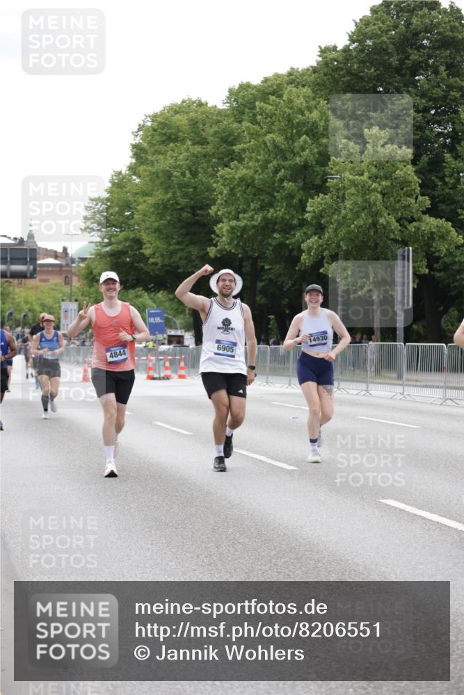 29.06.2025 - hella hamburg halbmarathon Jannik Wohlers http://msf.ph/oto/8206551 29.06.2025 10:26:03 Lombardsbrücke 1300, 3617, 4267, 4268, 4315, 4844, 6905, 7929, 8357, 8942, 11107, 12126, 12826, 12827, 13264, 14930, 15807, 17712, 18087 meine-sportfotos.de