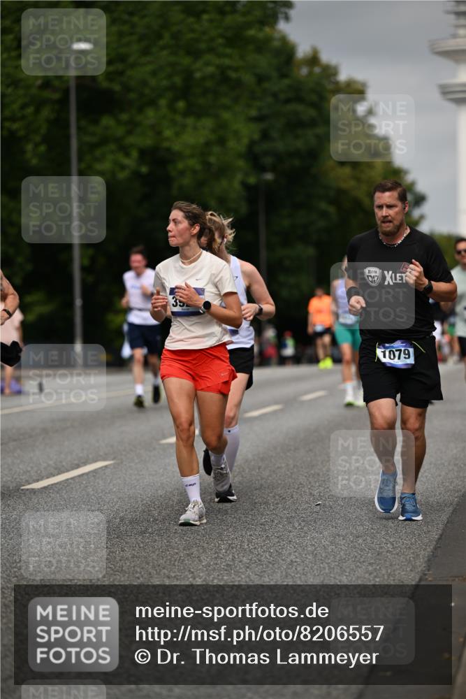 29.06.2025 - hella hamburg halbmarathon Dr. Thomas Lammeyer http://msf.ph/oto/8206557 29.06.2025 10:12:05 Kennedybrücke 1079, 1173, 1427, 2032, 2136, 3328, 3922, 4228, 5347, 5899, 6100, 7019, 7476, 7760, 9338 meine-sportfotos.de