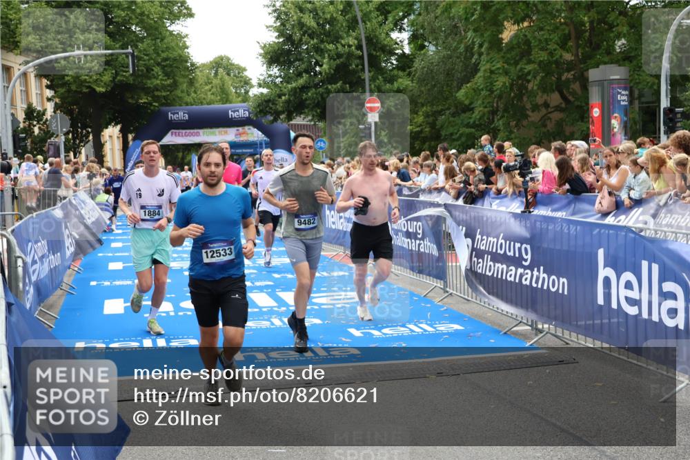 29.06.2025 - hella hamburg halbmarathon Zöllner http://msf.ph/oto/8206621 29.06.2025 10:48:54 Ziel 1884, 1892, 7067, 9482, 9661, 11519, 12421, 12533, 13009, 13976, 15309, 16653, 17007, 18873 meine-sportfotos.de