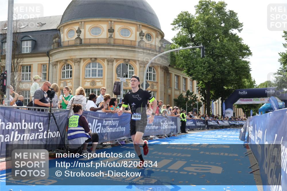 29.06.2025 - hella hamburg halbmarathon Strokosch-Dieckow http://msf.ph/oto/8206634 29.06.2025 10:17:24 Ziel 18694 meine-sportfotos.de