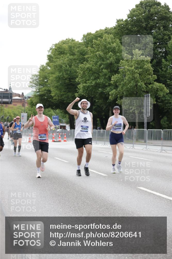 29.06.2025 - hella hamburg halbmarathon Jannik Wohlers http://msf.ph/oto/8206641 29.06.2025 10:26:03 Lombardsbrücke 1300, 3617, 4267, 4268, 4315, 4844, 6905, 7929, 8357, 8942, 11107, 12126, 12826, 12827, 13264, 14930, 15807, 17712, 18087 meine-sportfotos.de