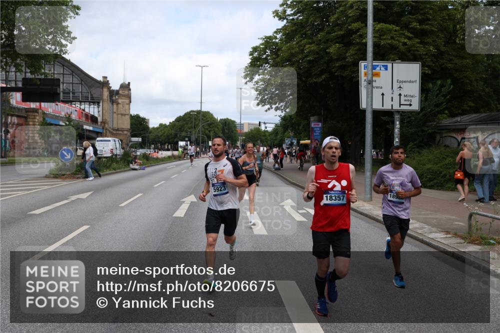 29.06.2025 - hella hamburg halbmarathon Yannick Fuchs http://msf.ph/oto/8206675 29.06.2025 10:32:14 20KM 1290, 1505, 2196, 2404, 3790, 5042, 5791, 5923, 6047, 6458, 9017, 9944, 10190, 10451, 10922, 11106, 11423, 12739, 12900, 13148, 13372, 13595, 15410, 15888, 16992, 17137, 17726, 18103, 18159, 18193, 18216, 18357, 18986 meine-sportfotos.de