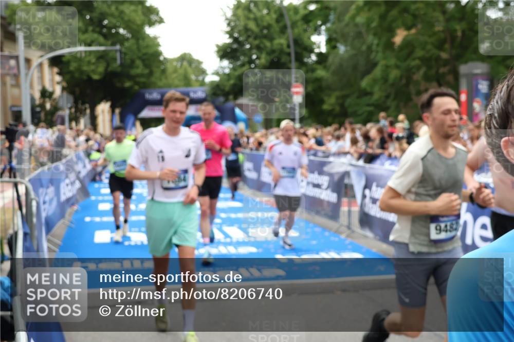 29.06.2025 - hella hamburg halbmarathon Zöllner http://msf.ph/oto/8206740 29.06.2025 10:48:55 Ziel 1884, 1892, 7067, 9482, 9661, 11519, 12421, 13009, 13976, 15309, 16653, 17007, 18873 meine-sportfotos.de