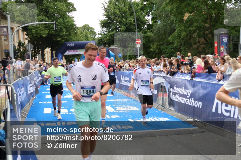 29.06.2025 - hella hamburg halbmarathon Zöllner http://msf.ph/oto/8206782 29.06.2025 10:48:56 Ziel 1892, 3213, 7067, 9661, 12421, 12534, 13009, 13976, 15309, 16653, 17007, 18873 meine-sportfotos.de