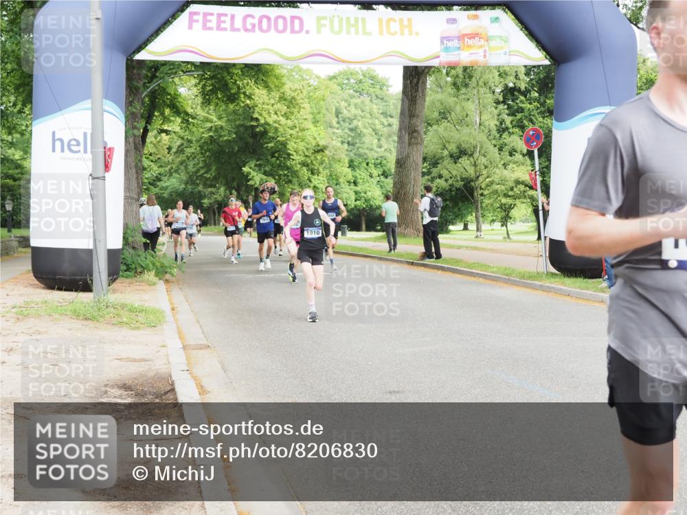 29.06.2025 - hella hamburg halbmarathon MichiJ http://msf.ph/oto/8206830 29.06.2025 10:22:35 Zwischen KM18-KM19 1910, 4602, 11745, 13618, 16755, 16931, 18679 meine-sportfotos.de
