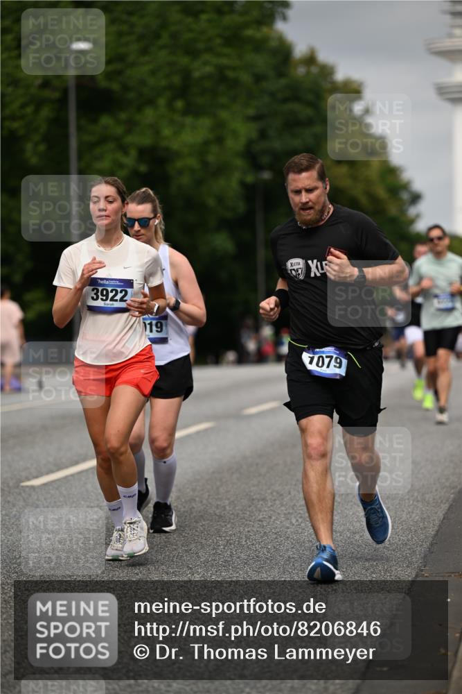 29.06.2025 - hella hamburg halbmarathon Dr. Thomas Lammeyer http://msf.ph/oto/8206846 29.06.2025 10:12:06 Kennedybrücke 1079, 1173, 1427, 2032, 3328, 3922, 4228, 4864, 5347, 5899, 6100, 7019, 7476, 9338 meine-sportfotos.de