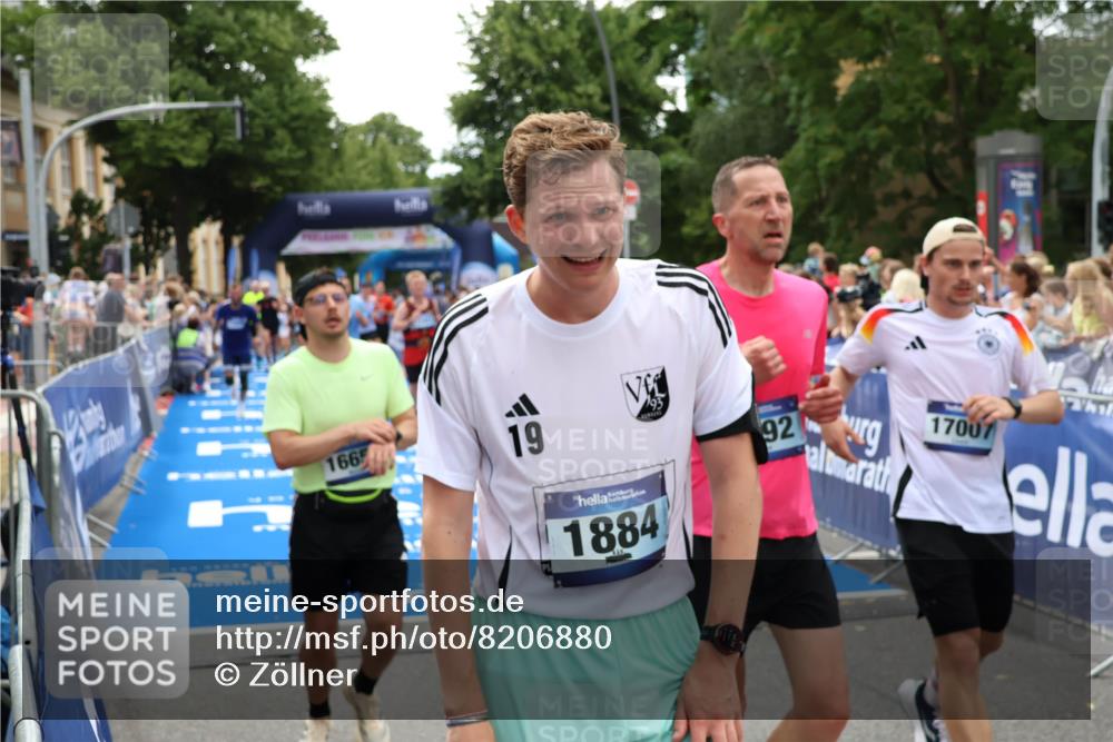 29.06.2025 - hella hamburg halbmarathon Zöllner http://msf.ph/oto/8206880 29.06.2025 10:48:57 Ziel 2260, 3213, 3985, 7067, 8889, 9661, 12421, 12534, 13009, 13183, 13976, 15309, 16653, 18873 meine-sportfotos.de