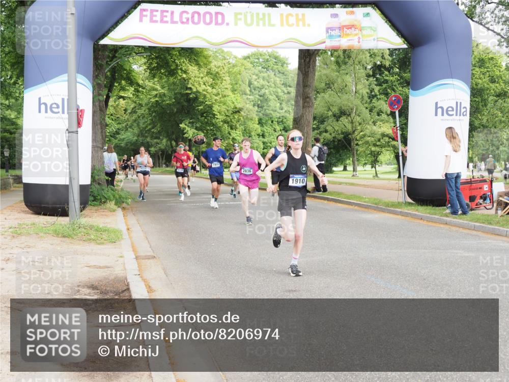 29.06.2025 - hella hamburg halbmarathon MichiJ http://msf.ph/oto/8206974 29.06.2025 10:22:36 Zwischen KM18-KM19 1910, 4602, 11745, 16755, 16931 meine-sportfotos.de