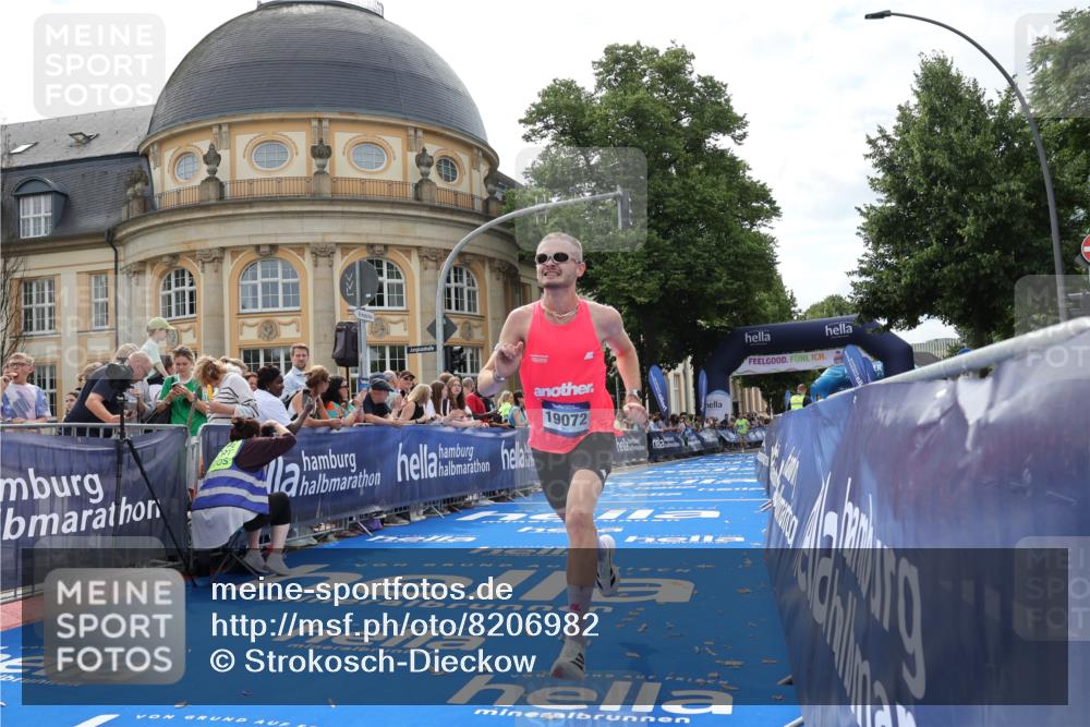 29.06.2025 - hella hamburg halbmarathon Strokosch-Dieckow http://msf.ph/oto/8206982 29.06.2025 10:18:05 Ziel 17786, 19072 meine-sportfotos.de