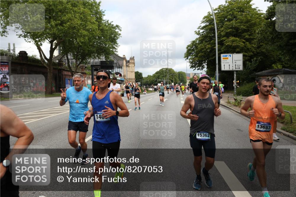 29.06.2025 - hella hamburg halbmarathon Yannick Fuchs http://msf.ph/oto/8207053 29.06.2025 10:44:56 20KM 1461, 1466, 1750, 1817, 2207, 2540, 2880, 3654, 4077, 4816, 5018, 5115, 6027, 6712, 7052, 7134, 7369, 7397, 7583, 7930, 7932, 8117, 8205, 8261, 8819, 9057, 10215, 11214, 11422, 12016, 12778, 12949, 13008, 13687, 13701, 13808, 13875, 14034, 14125, 14626, 15362, 15395, 15720, 16285, 16291, 17129, 17179, 17221, 17384, 17823, 18006, 18182, 18394, 18413, 18489 meine-sportfotos.de