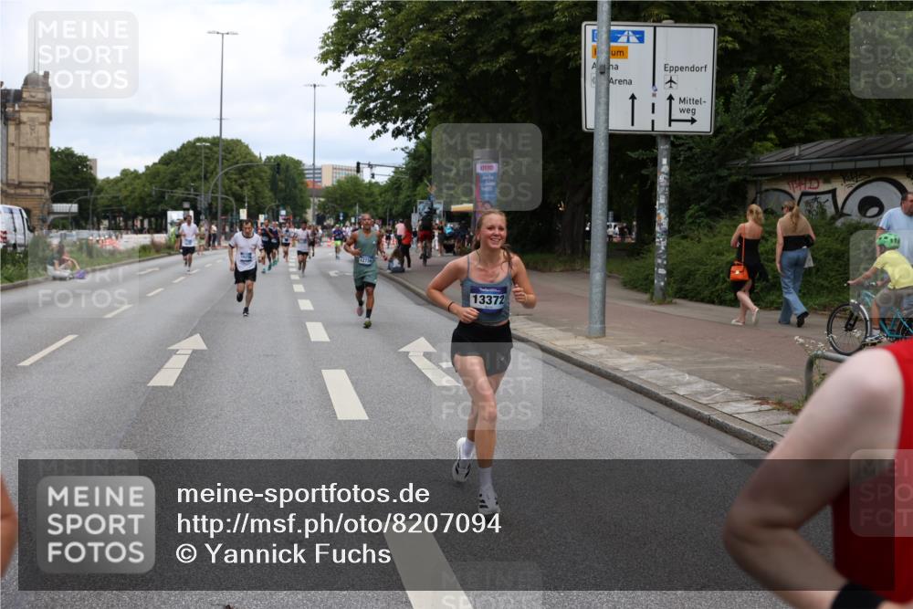 29.06.2025 - hella hamburg halbmarathon Yannick Fuchs http://msf.ph/oto/8207094 29.06.2025 10:32:15 20KM 1290, 1505, 2196, 2404, 3480, 3790, 5042, 5791, 5923, 6047, 6458, 9017, 9944, 10190, 10451, 10922, 11106, 11423, 12739, 12900, 13148, 13372, 13595, 15410, 15888, 16992, 17726, 18103, 18193, 18216, 18357, 18986 meine-sportfotos.de