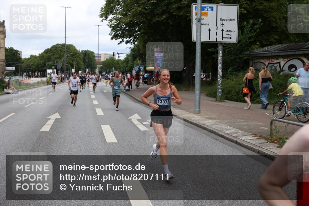 29.06.2025 - hella hamburg halbmarathon Yannick Fuchs http://msf.ph/oto/8207111 29.06.2025 10:32:15 20KM 1290, 1505, 2196, 2404, 3480, 3790, 5042, 5791, 5923, 6047, 6458, 9017, 9944, 10190, 10451, 10922, 11106, 11423, 12739, 12900, 13148, 13372, 13595, 15410, 15888, 16992, 17726, 18103, 18193, 18216, 18357, 18986 meine-sportfotos.de