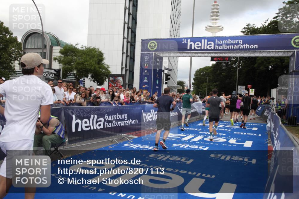 29.06.2025 - hella hamburg halbmarathon Michael Strokosch http://msf.ph/oto/8207113 29.06.2025 10:45:18 Ziel 2188, 6054, 6375, 6575, 6819, 7087, 9302, 10064, 12783, 15563, 15636, 15651, 15741, 15760, 16513, 16685, 17120, 17960, 18346, 18718 meine-sportfotos.de