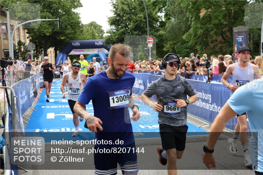 29.06.2025 - hella hamburg halbmarathon Zöllner http://msf.ph/oto/8207144 29.06.2025 10:49:02 Ziel 1381, 1452, 2260, 3213, 3985, 7067, 7297, 8302, 8821, 8889, 9661, 9695, 12534, 13183, 13688, 13976, 17632 meine-sportfotos.de