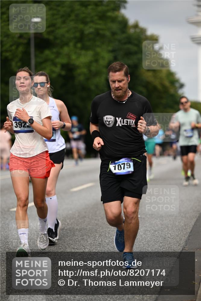 29.06.2025 - hella hamburg halbmarathon Dr. Thomas Lammeyer http://msf.ph/oto/8207174 29.06.2025 10:12:07 Kennedybrücke 1079, 1173, 1427, 2032, 3328, 3922, 4228, 4864, 5347, 5899, 6100, 7019, 7476, 9071, 9338 meine-sportfotos.de
