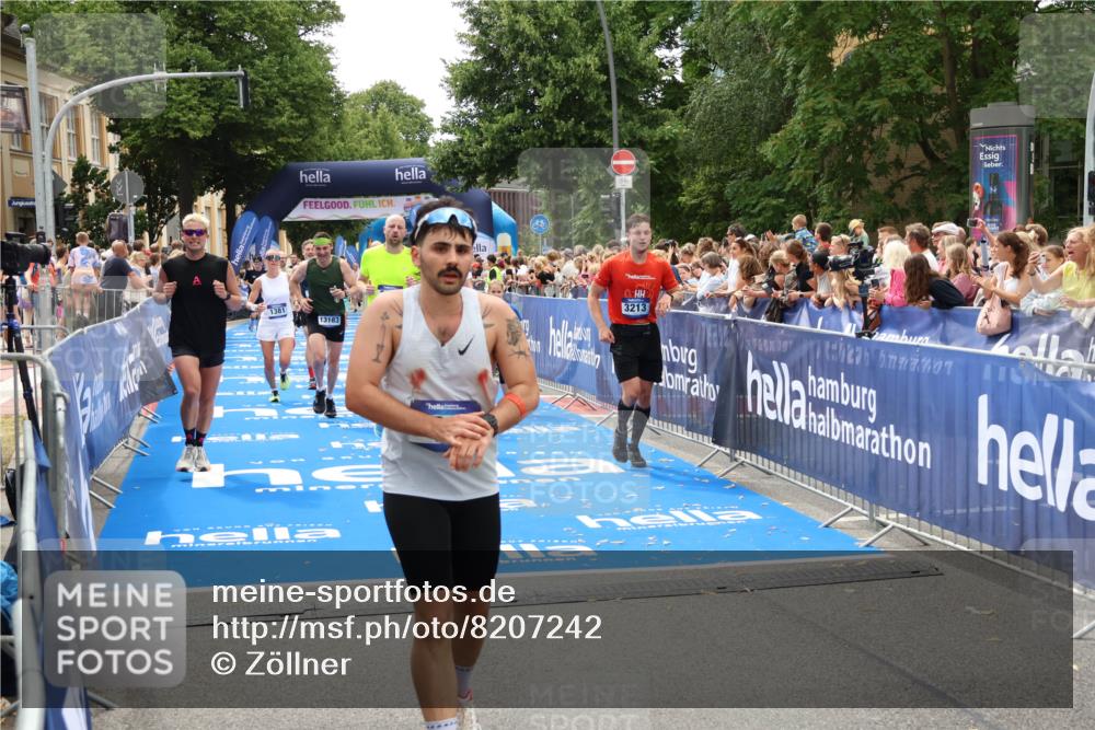 29.06.2025 - hella hamburg halbmarathon Zöllner http://msf.ph/oto/8207242 29.06.2025 10:49:03 Ziel 1381, 1452, 2260, 3213, 3985, 7067, 7297, 8302, 8821, 8889, 9695, 12534, 13183, 13614, 13688, 16627, 17632 meine-sportfotos.de