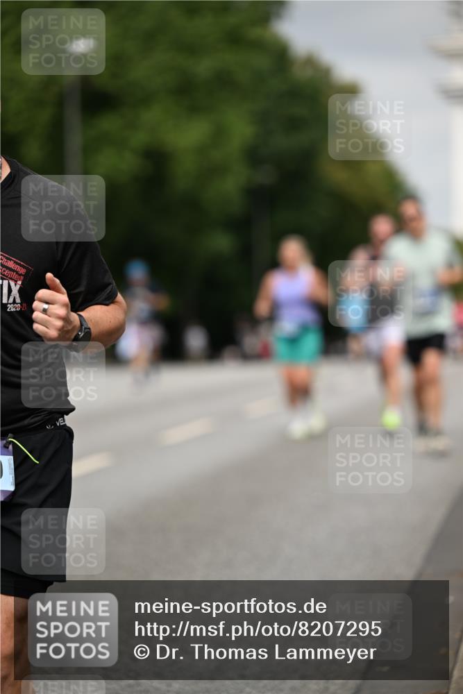 29.06.2025 - hella hamburg halbmarathon Dr. Thomas Lammeyer http://msf.ph/oto/8207295 29.06.2025 10:12:08 Kennedybrücke 1079, 1173, 1427, 2032, 3328, 3922, 4228, 4864, 5347, 6100, 7019, 7476, 9071, 9338 meine-sportfotos.de