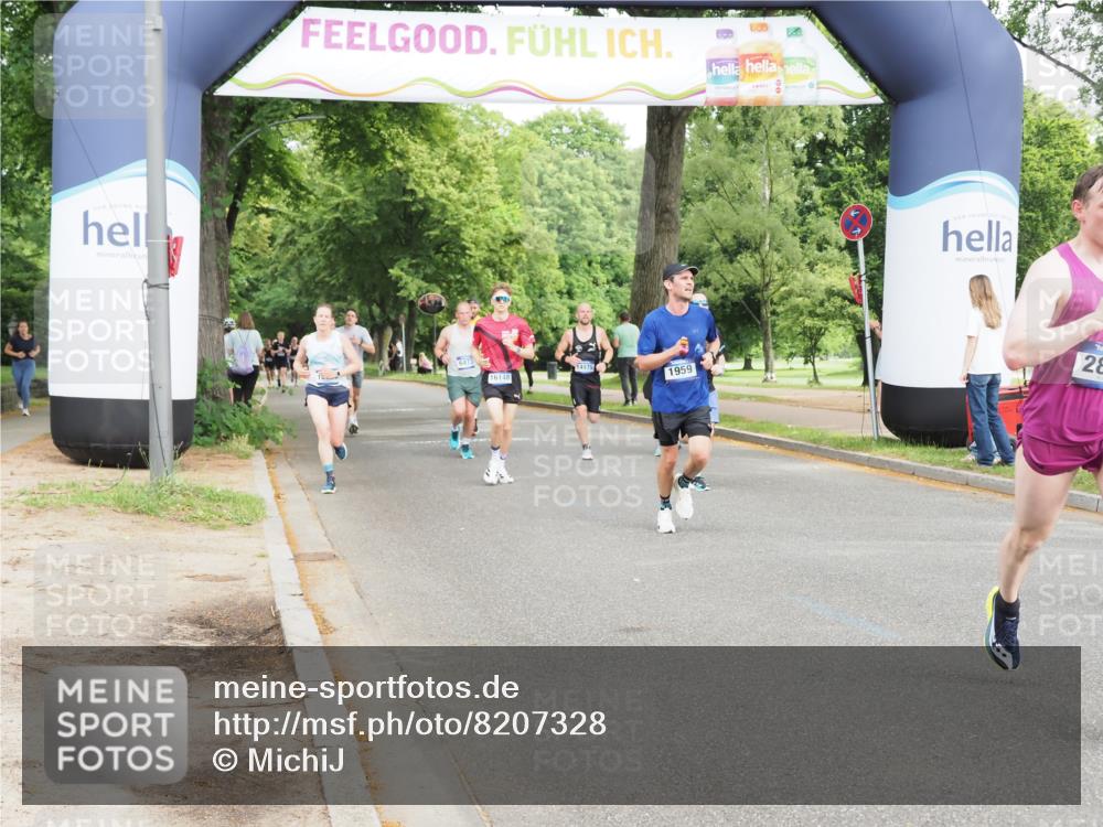 29.06.2025 - hella hamburg halbmarathon MichiJ http://msf.ph/oto/8207328 29.06.2025 10:22:39 Zwischen KM18-KM19 1910, 1959, 2836, 8956, 16148, 16724, 16755 meine-sportfotos.de