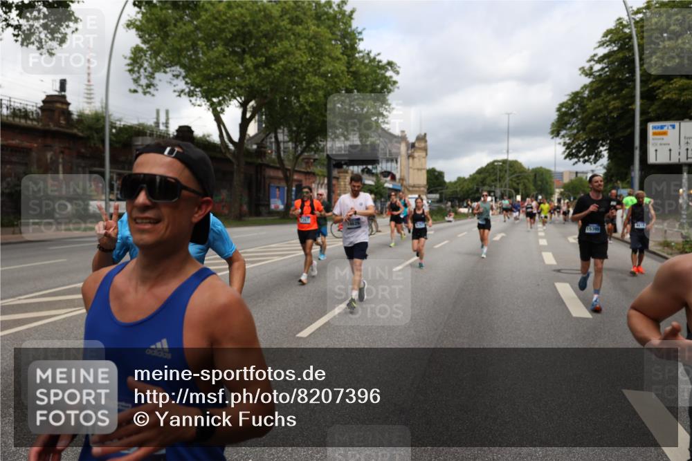 29.06.2025 - hella hamburg halbmarathon Yannick Fuchs http://msf.ph/oto/8207396 29.06.2025 10:44:56 20KM 1461, 1466, 1750, 1817, 2207, 2540, 2880, 3654, 4077, 4816, 5018, 5115, 6027, 6712, 7052, 7134, 7369, 7397, 7583, 7930, 7932, 8117, 8205, 8261, 8819, 9057, 10215, 11214, 11422, 12016, 12778, 12949, 13008, 13687, 13701, 13808, 13875, 14034, 14125, 14626, 15362, 15395, 15720, 16285, 16291, 17129, 17179, 17221, 17384, 17823, 18006, 18182, 18394, 18413, 18489 meine-sportfotos.de