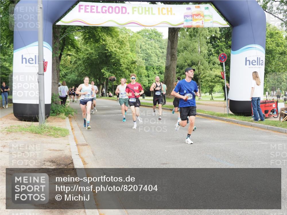 29.06.2025 - hella hamburg halbmarathon MichiJ http://msf.ph/oto/8207404 29.06.2025 10:22:39 Zwischen KM18-KM19 1910, 1959, 2836, 8956, 16148, 16724, 16755 meine-sportfotos.de