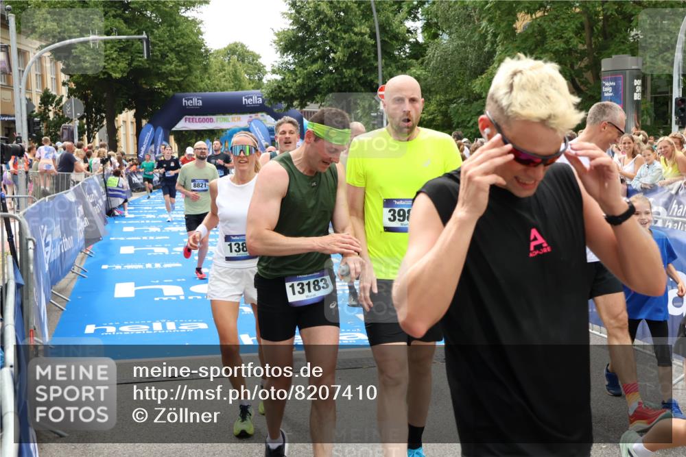 29.06.2025 - hella hamburg halbmarathon Zöllner http://msf.ph/oto/8207410 29.06.2025 10:49:07 Ziel 1381, 1452, 4832, 4847, 4890, 7297, 8302, 8821, 9695, 13614, 13688, 16627, 17173, 17632, 18598 meine-sportfotos.de