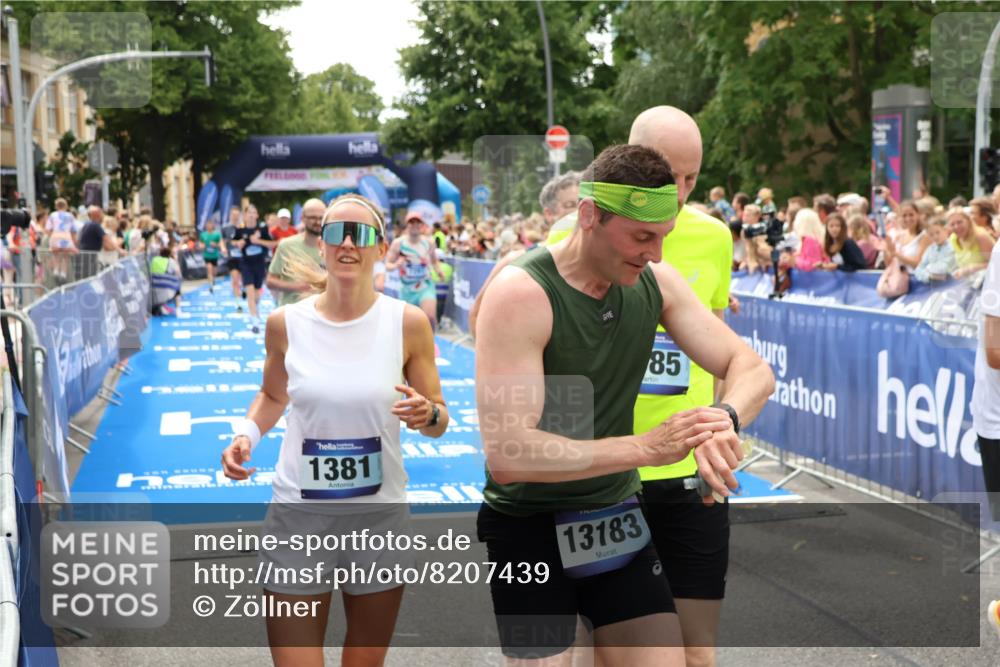 29.06.2025 - hella hamburg halbmarathon Zöllner http://msf.ph/oto/8207439 29.06.2025 10:49:07 Ziel 1381, 1452, 4832, 4847, 4890, 7297, 8302, 8821, 9695, 13614, 13688, 16627, 17173, 17632, 18598 meine-sportfotos.de