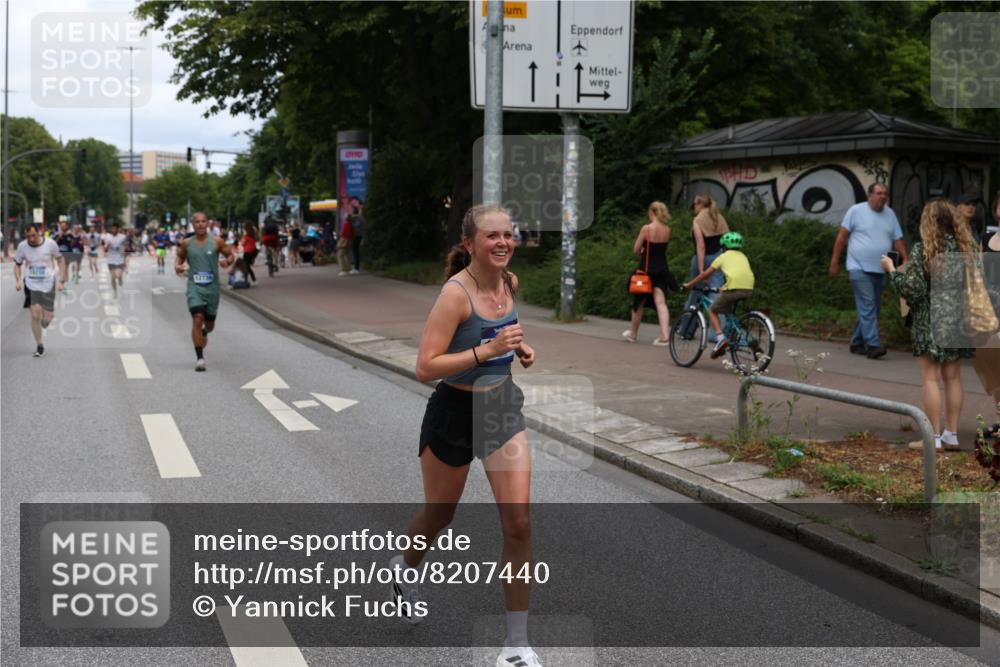 29.06.2025 - hella hamburg halbmarathon Yannick Fuchs http://msf.ph/oto/8207440 29.06.2025 10:32:15 20KM 1290, 1505, 2196, 2404, 3480, 3790, 5042, 5791, 5923, 6047, 6458, 9017, 9944, 10190, 10451, 10922, 11106, 11423, 12739, 12900, 13148, 13372, 13595, 15410, 15888, 16992, 17726, 18103, 18193, 18216, 18357, 18986 meine-sportfotos.de