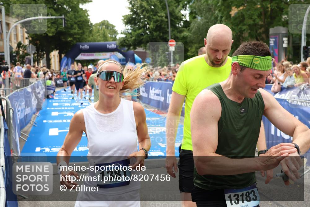 29.06.2025 - hella hamburg halbmarathon Zöllner http://msf.ph/oto/8207456 29.06.2025 10:49:08 Ziel 4832, 4847, 4890, 6389, 7297, 8302, 8821, 9695, 13614, 13688, 16627, 17173, 17632, 18598 meine-sportfotos.de