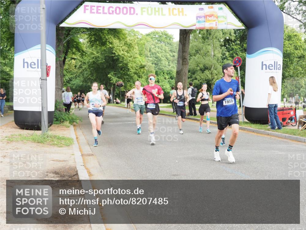 29.06.2025 - hella hamburg halbmarathon MichiJ http://msf.ph/oto/8207485 29.06.2025 10:22:40 Zwischen KM18-KM19 1910, 1959, 2836, 6473, 8956, 14975, 16148, 16724, 16755, 18455 meine-sportfotos.de