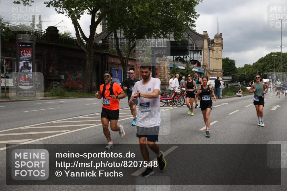 29.06.2025 - hella hamburg halbmarathon Yannick Fuchs http://msf.ph/oto/8207548 29.06.2025 10:44:57 20KM 1461, 1466, 1750, 1817, 2207, 2411, 2540, 2880, 3654, 4077, 4816, 5018, 5115, 6027, 6712, 7052, 7134, 7369, 7397, 7583, 7930, 7932, 8117, 8205, 8261, 8819, 9057, 10215, 11214, 11422, 12016, 12778, 12949, 13687, 13701, 13808, 13875, 14034, 14125, 14626, 15362, 15395, 15720, 16285, 16291, 17129, 17179, 17221, 17823, 18006, 18182, 18394, 18413, 18489 meine-sportfotos.de
